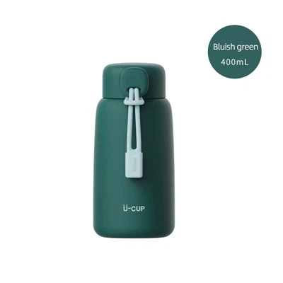 Botella de agua aislada para niños