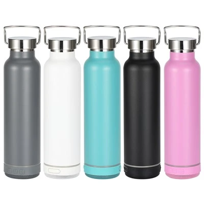 Botella de agua inteligente aislada